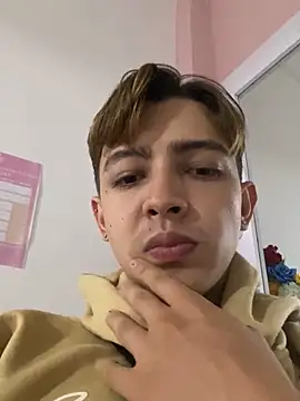 Lian_Miller1_ webcam