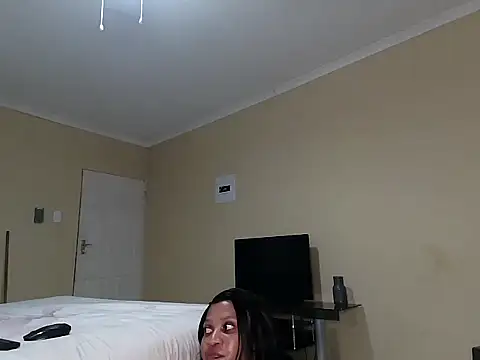 MiaNightsSA webcam