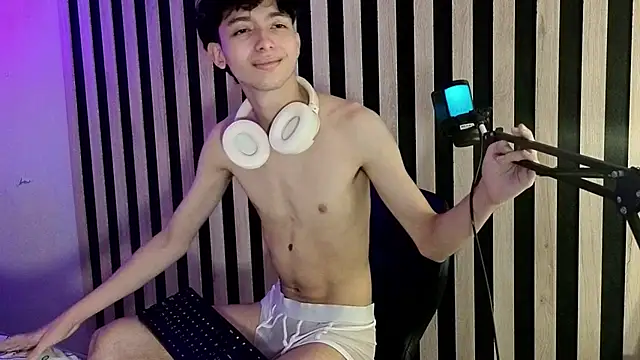 Twink_Sebas7 webcam