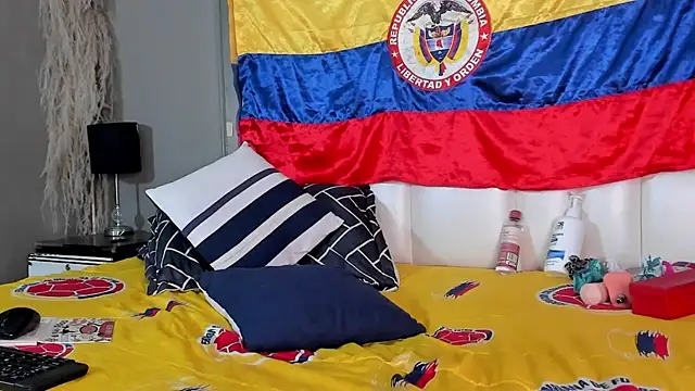 MILF_AURORA webcam