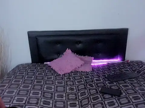 _perla_hugh webcam