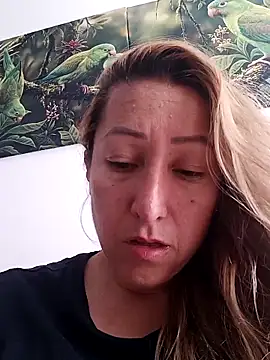 beautyfullchrys webcam