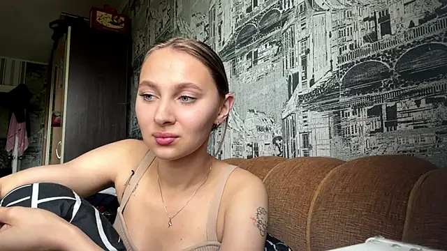 AlidaReff webcam
