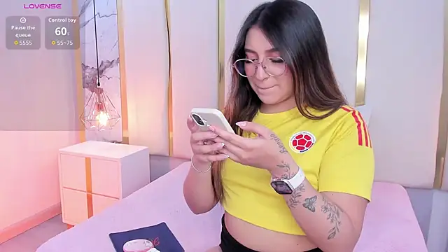 Watch KamilaVegga live on EroticFlix - High definition streams