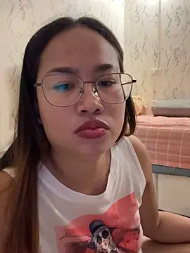 Ponthip live sex cam