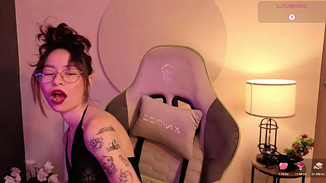 Watch rosse_98_ live on EroticFlix - High definition streams