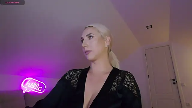 Watch KhloeK live on EroticFlix - High definition streams
