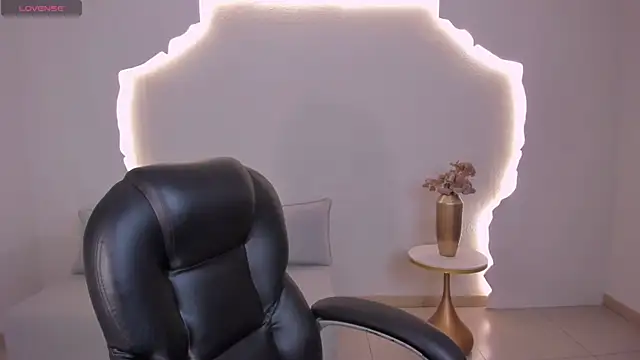 ArianaDumont webcam