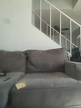yourMasterisBored live cam on StripChat