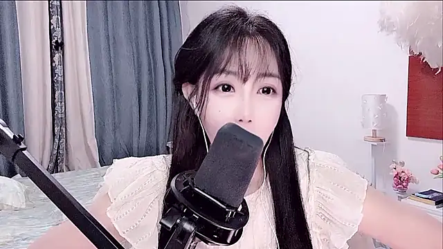 Laura_520 webcam