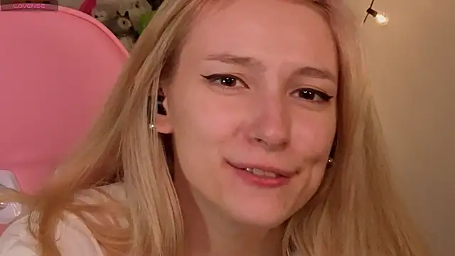 berrry_girl live cam on StripChat