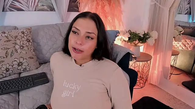 Nicolle_W webcam