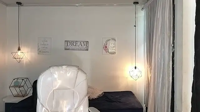 NinaSakura_Eup webcam