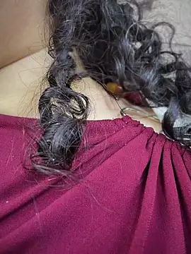 CurlyMilf_Vannexxxa webcam