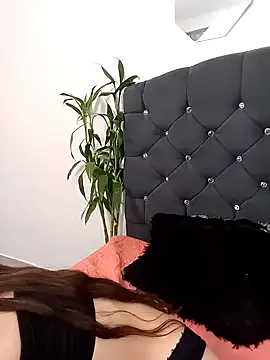 Watch kloee_00 live on EroticFlix - High definition streams