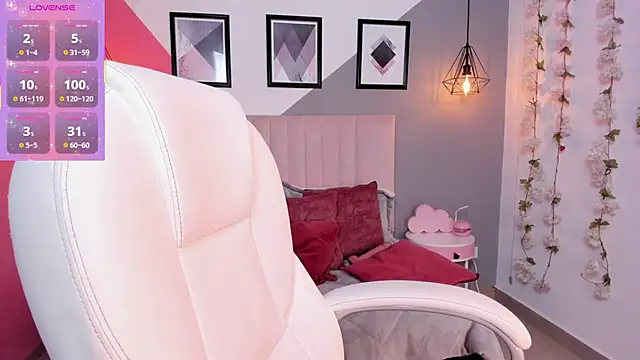 Watch Britney_Collins_ live on EroticFlix - High definition streams