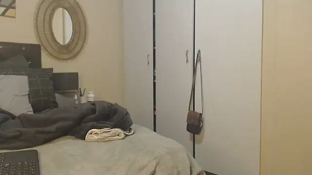Creamyass22 webcam