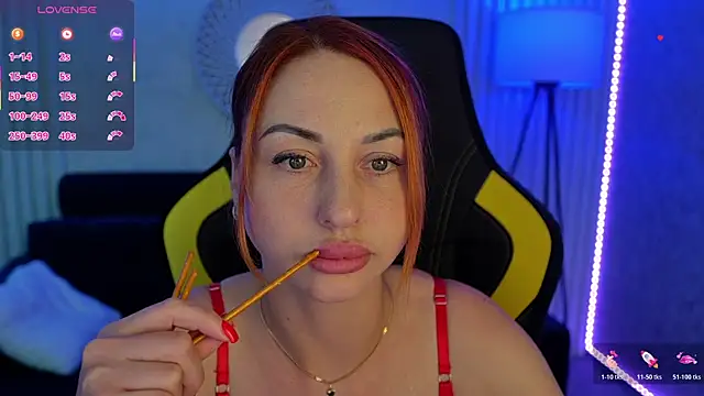 KristiiMax webcam