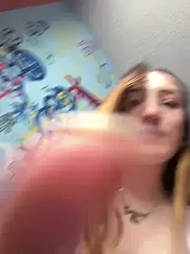 Valery_Salmons webcam
