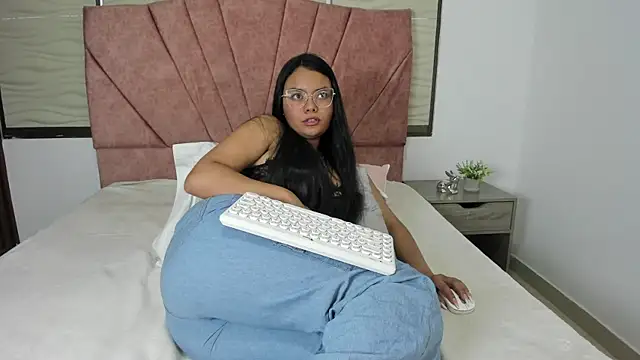 Aisha_Nill webcam