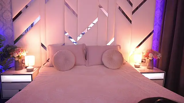 DoveLovee webcam