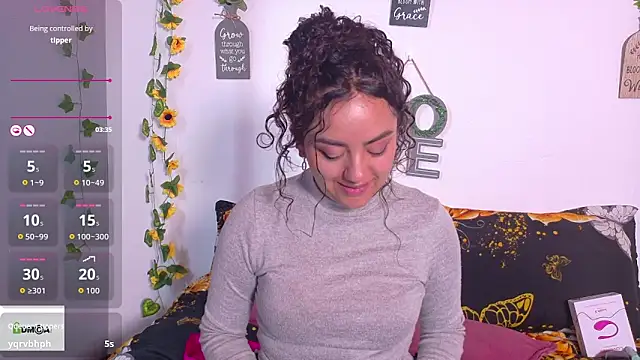 emiily_curly webcam