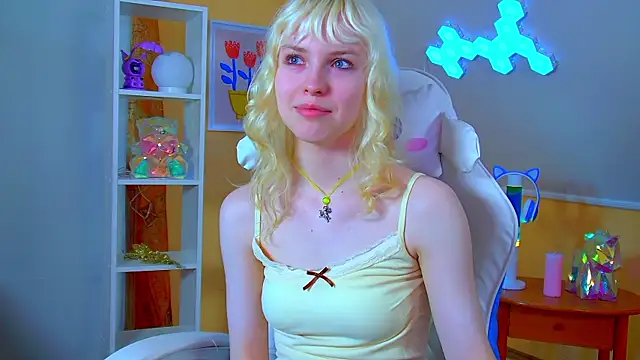 Watch HannahHollis live on EroticFlix - High definition streams