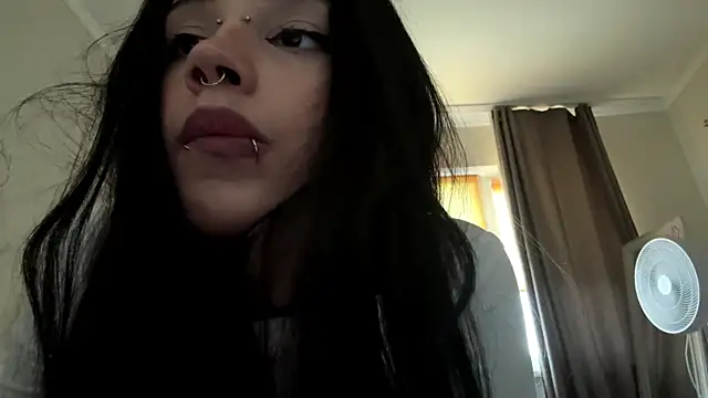 Watch LouisePavlides live on EroticFlix - High definition streams