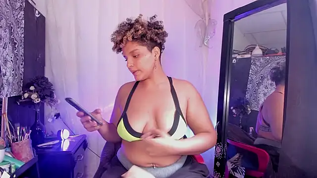 chloe_kisses webcam