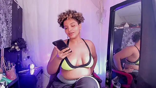 chloe_kisses webcam