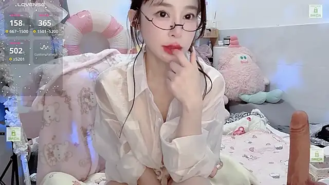 Watch Yoyo_520 live on EroticFlix - High definition streams