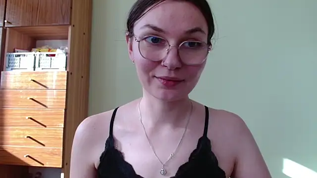 Watch LooveELLYx live on EroticFlix - High definition streams