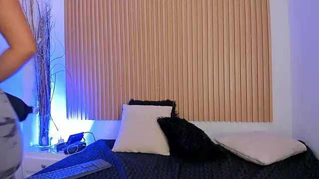 Watch GenesisRuiz live on EroticFlix - High definition streams