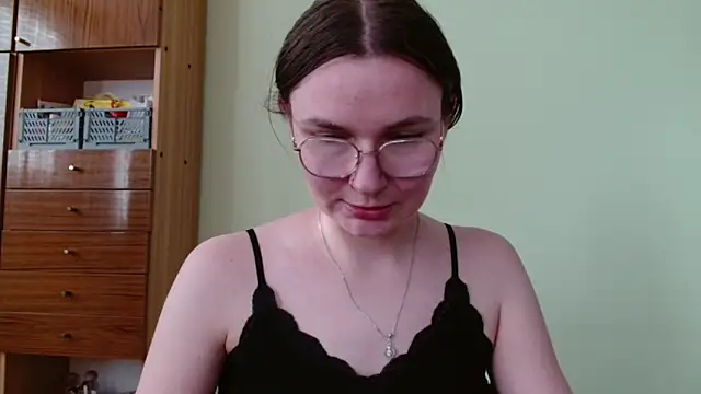 Watch LooveELLYx live on EroticFlix - High definition streams