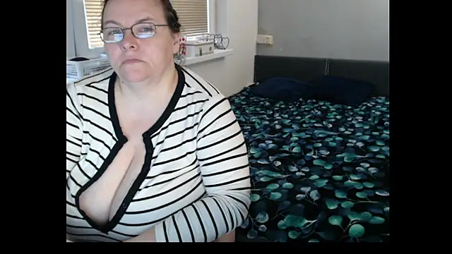 Sweetboobs live cam on StripChat
