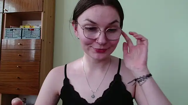 Watch LooveELLYx live on EroticFlix - High definition streams