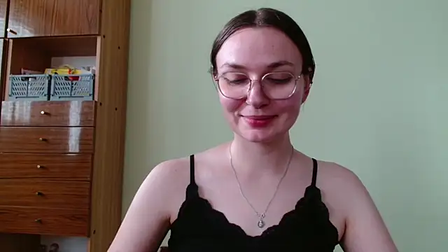 Watch LooveELLYx live on EroticFlix - High definition streams