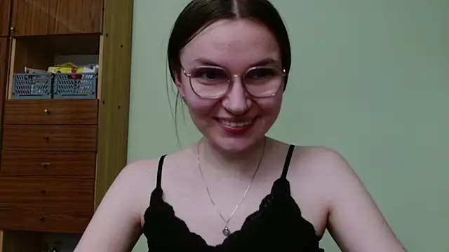Watch LooveELLYx live on EroticFlix - High definition streams