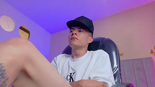 Nascary_Fox webcam