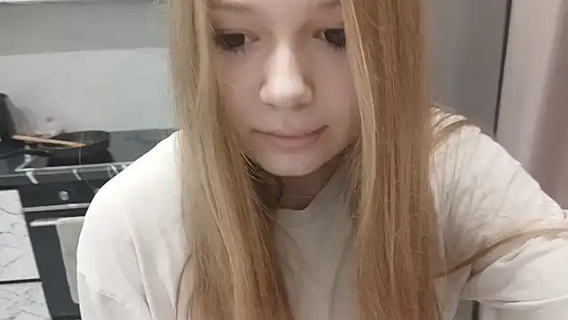 Watch KarinaBestie live on EroticFlix - High definition streams