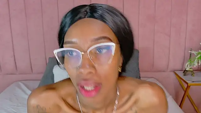 scarlhettbrown (F young) - show pussy