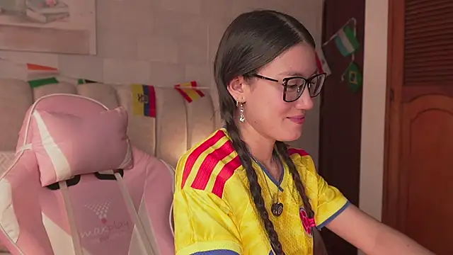 Watch Alanna-Rosse live on EroticFlix - High definition streams