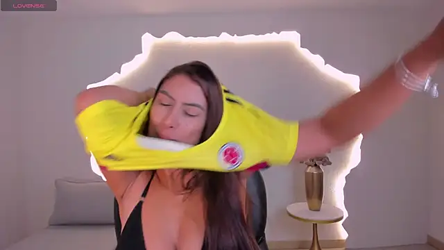ArianaDumont webcam