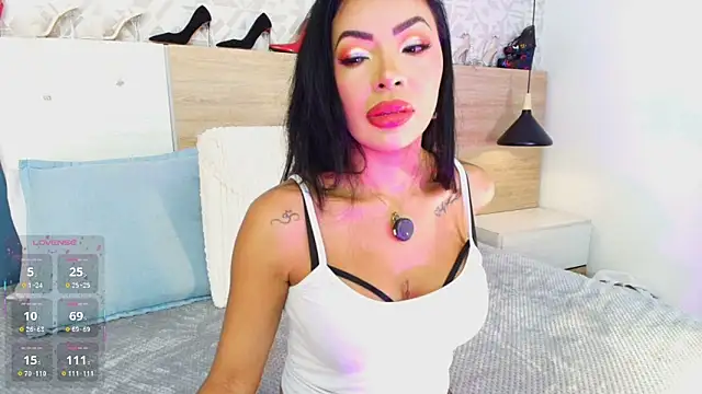 veronikali live cam on StripChat