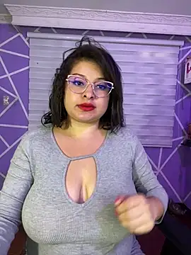 miiaajoness - MiiaaJoness's free webcam - UK Sex Cams