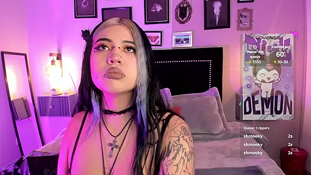 pinkk_deemon webcam