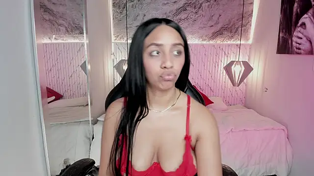 Esmeralda__18 webcam