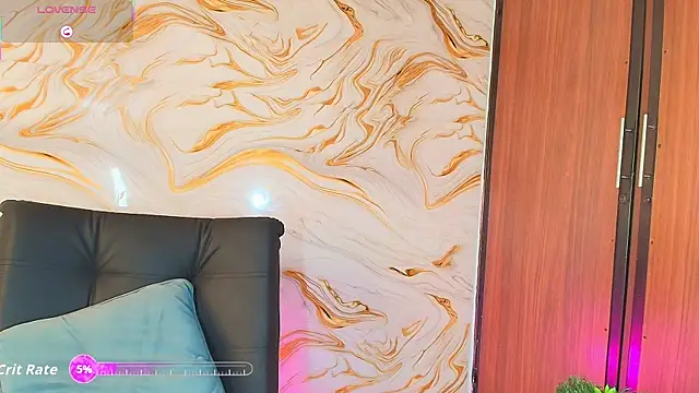 EbonyHansNight webcam