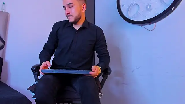mike_257 webcam