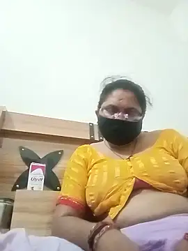 Menka_cut34 webcam